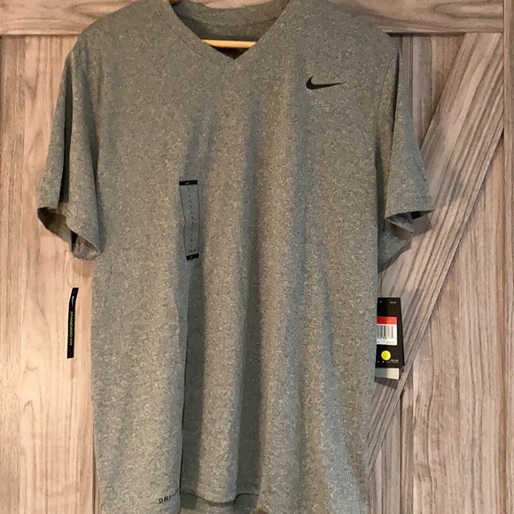 NWT 💥3/20 Nike drifit legend neck large only left - Picture 2 of 5